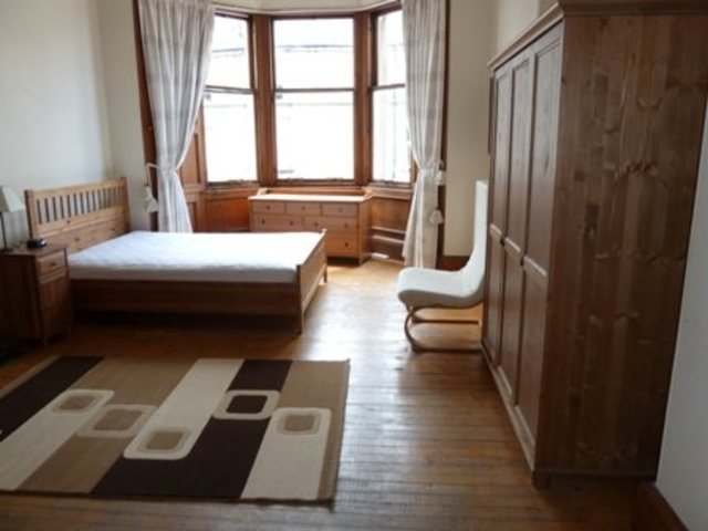  Image of 4 bedroom Flat to rent in Bruntsfield Gardens Edinburgh EH10 at Bruntsfield Edinburgh Edinburgh, EH10 4EA