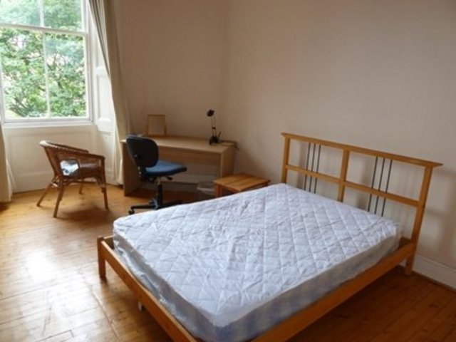  Image of 4 bedroom Flat to rent in Bruntsfield Gardens Edinburgh EH10 at Bruntsfield Edinburgh Edinburgh, EH10 4EA