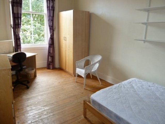  Image of 4 bedroom Flat to rent in Bruntsfield Gardens Edinburgh EH10 at Bruntsfield Edinburgh Edinburgh, EH10 4EA