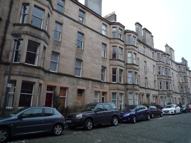  Image of 4 bedroom Flat to rent in Bruntsfield Gardens Edinburgh EH10 at Bruntsfield Edinburgh Edinburgh, EH10 4DY