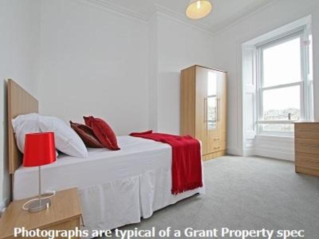 Image of 3 bedroom Flat to rent in Bruntsfield Place Edinburgh EH10 at Bruntsfield Edinburgh Edinburgh, EH10 4ER