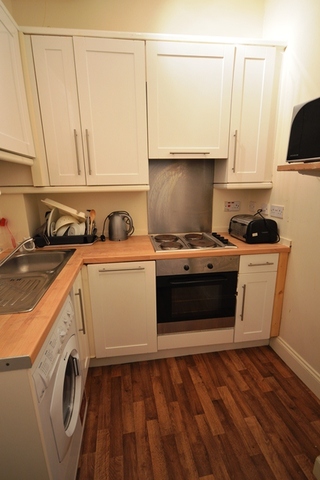  Image of 4 bedroom Flat to rent in Buccleuch Street Edinburgh EH8 at South Side Edinburgh Edinburgh, EH8 9LS
