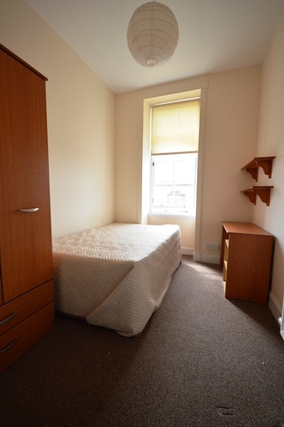  Image of 4 bedroom Flat to rent in Buccleuch Street Edinburgh EH8 at South Side Edinburgh Edinburgh, EH8 9LS