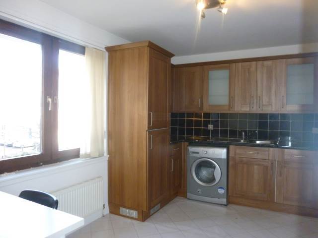  Image of 3 bedroom Flat to rent in Buchanan Street Edinburgh EH6 at Leith Walk Edinburgh Edinburgh, EH6 8SN