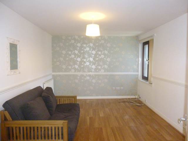  Image of 3 bedroom Flat to rent in Buchanan Street Edinburgh EH6 at Leith Walk Edinburgh Edinburgh, EH6 8SN
