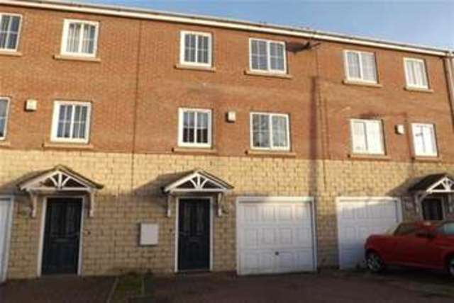  Image of 4 bedroom Detached house to rent in Buckingham Road Conisbrough Doncaster DN12 at Doncaster, DN12 3DG