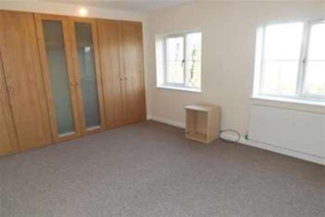  Image of 4 bedroom Detached house to rent in Buckingham Road Conisbrough Doncaster DN12 at Doncaster, DN12 3DG