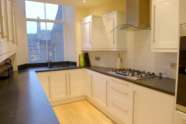  Image of 2 bedroom Flat to rent in Buckingham Terrace Edinburgh EH4 at Comely Bank Edinburgh Edinburgh, EH4 3AP