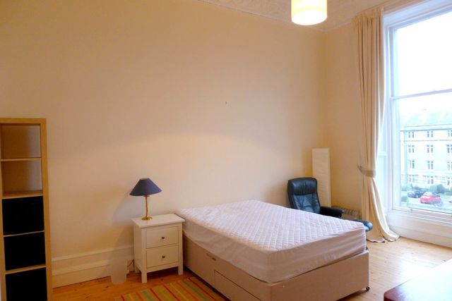  Image of 2 bedroom Flat to rent in Buckingham Terrace Edinburgh EH4 at Comely Bank Edinburgh Edinburgh, EH4 3AP