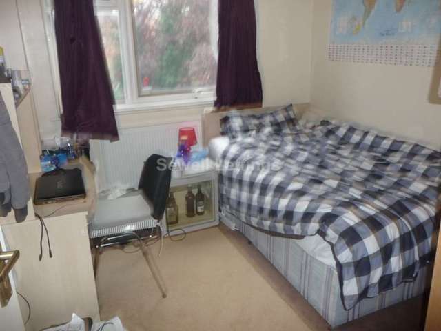  Image of 9 bedroom Detached house to rent in Bulmershe Road Earley Reading RG1 at Bulmershe Road  Reading, RG1 5RH