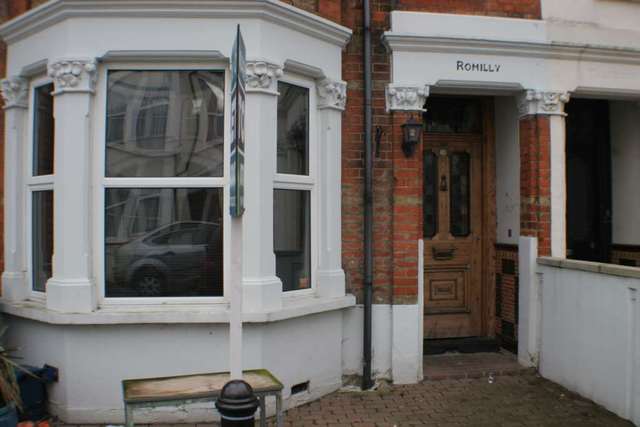  Image of 4 bedroom Terraced house to rent in Burdett Avenue Westcliff-on-Sea SS0 at Burdett Avenue  Westcliff On Sea, SS0 7JW