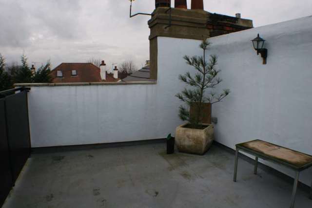  Image of 4 bedroom Terraced house to rent in Burdett Avenue Westcliff-on-Sea SS0 at Burdett Avenue  Westcliff On Sea, SS0 7JW