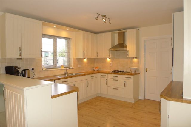  Image of 4 bedroom Detached house to rent in Burnbank Meadows Kinross KY13 at Kinross Perthshire Perthshire, KY13 8GE