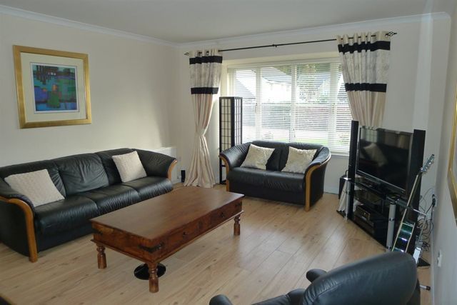  Image of 4 bedroom Detached house to rent in Burnbank Meadows Kinross KY13 at Kinross Perthshire Perthshire, KY13 8GE