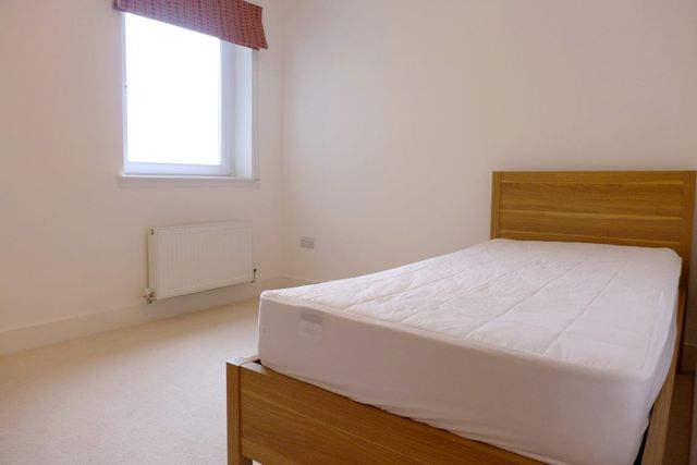  Image of 3 bedroom Flat to rent in Burnbrae Drive East Craigs Edinburgh EH12 at Corstorphine Edinburgh Edinburgh, EH12 8AS