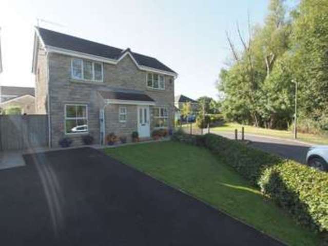  Image of 3 bedroom Detached house for sale in Burnside Avenue Chapel-En-Le-Frith High Peak SK23 at Chapel-en-le-Frith  High Peak, SK23 0BA