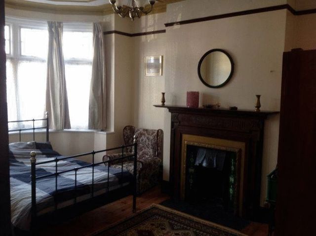  Image of 1 bedroom Property to rent in Caddington Road London NW2 at Caddington Road  London, NW2 1RP