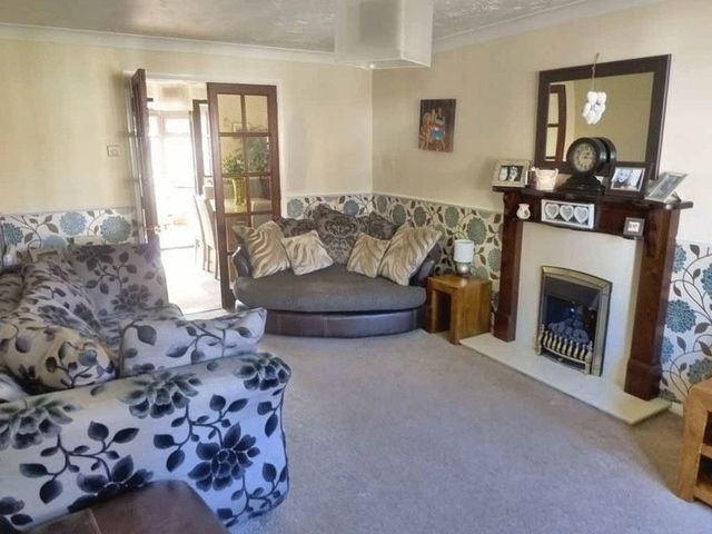  Image of 4 bedroom Detached house for sale in Biscay Gardens Caister-on-Sea Great Yarmouth NR30 at Biscay Gardens Caister-on-Sea Great Yarmouth, NR30 5TW