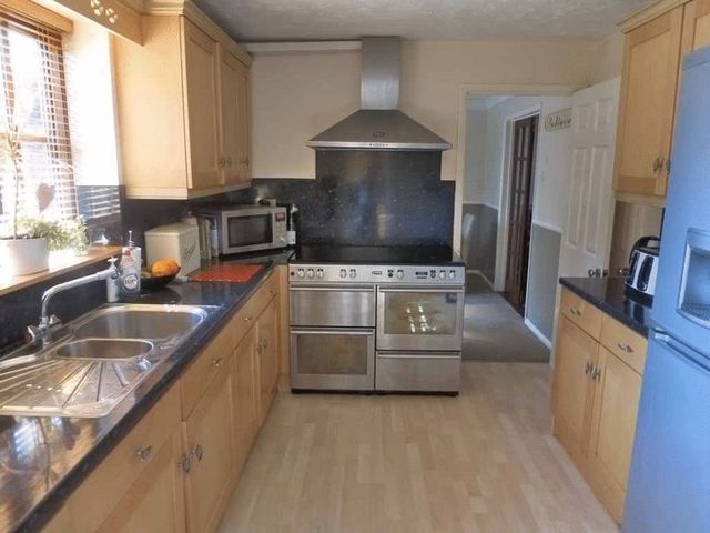  Image of 4 bedroom Detached house for sale in Biscay Gardens Caister-on-Sea Great Yarmouth NR30 at Biscay Gardens Caister-on-Sea Great Yarmouth, NR30 5TW