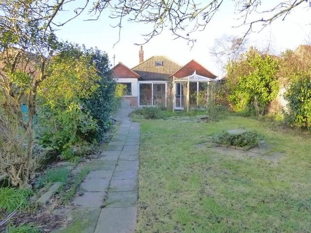  Image of 2 bedroom Detached house for sale in West Road Caister-on-Sea Great Yarmouth NR30 at West Road Caister-On-Sea Great Yarmouth, NR30 5AX
