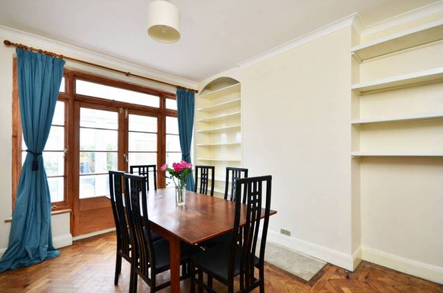  Image of 3 bedroom Detached house to rent in Caithness Road Mitcham CR4 at Caithness Road  Mitcham, CR4 2EW