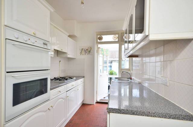  Image of 3 bedroom Detached house to rent in Caithness Road Mitcham CR4 at Caithness Road  Mitcham, CR4 2EW