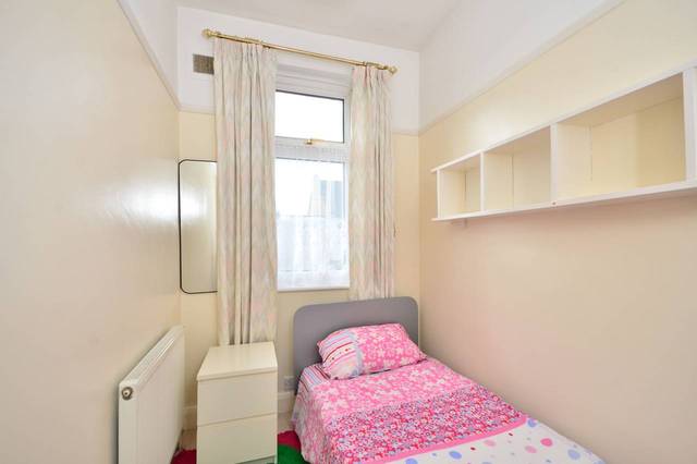  Image of 3 bedroom Detached house to rent in Caithness Road Mitcham CR4 at Caithness Road  Mitcham, CR4 2EW