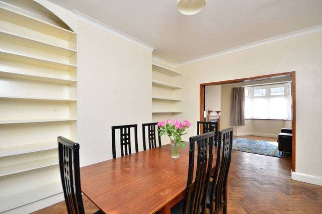  Image of 3 bedroom Detached house to rent in Caithness Road Mitcham CR4 at Caithness Road  Mitcham, CR4 2EW