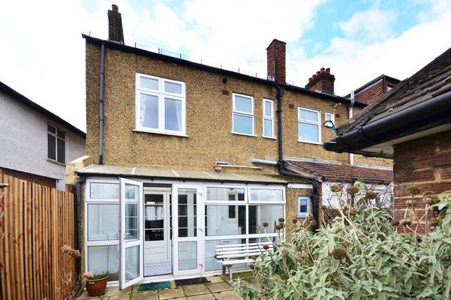  Image of 3 bedroom Detached house to rent in Caithness Road Mitcham CR4 at Caithness Road  Mitcham, CR4 2EW