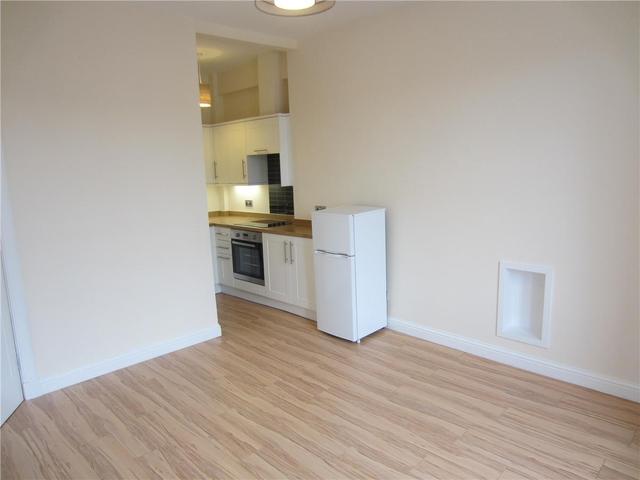  Image of 1 bedroom Flat to rent in Caledonian Crescent Edinburgh EH11 at Dalry Edinburgh Edinburgh, EH11 2DB