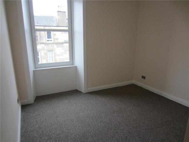  Image of 1 bedroom Flat to rent in Caledonian Crescent Edinburgh EH11 at Dalry Edinburgh Edinburgh, EH11 2DB