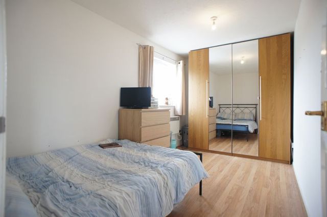  Image of 1 bedroom Flat for sale in Calvert Drive Pitsea Basildon SS13 at Calvert Drive  Basildon, SS13 1TB
