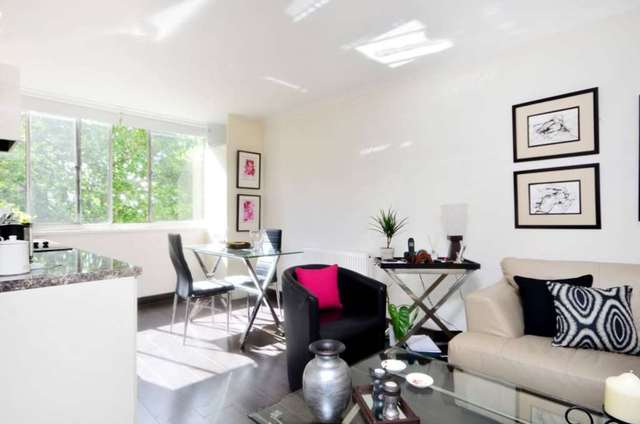  Image of 2 bedroom Apartment to rent in Cambridge Square London W2 at Cambridge Square Hyde Park London, W2 2PL