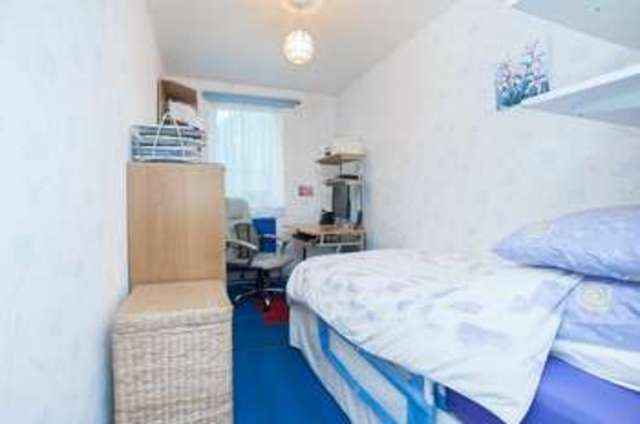  Image of 3 bedroom Flat for sale in Campbell Road London E3 at London, E3 4DP