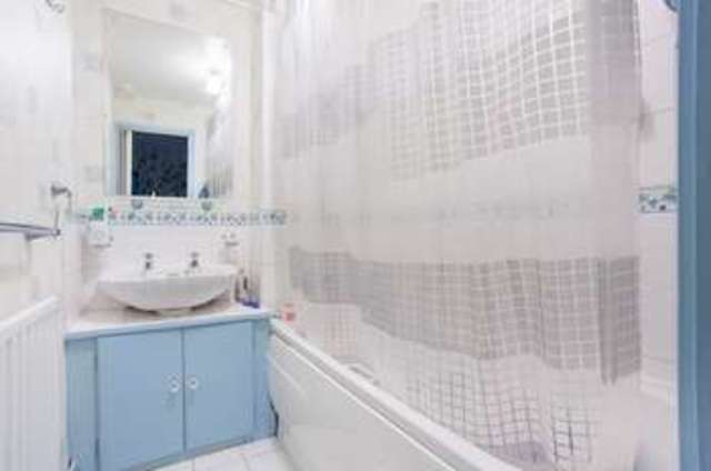  Image of 3 bedroom Flat for sale in Campbell Road London E3 at London, E3 4DP