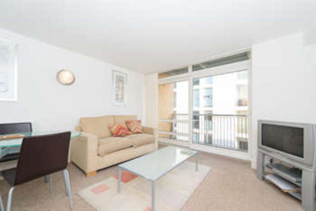  Image of 1 bedroom Flat to rent in Cassilis Road London E14 at Constable House  London, E14 9LH
