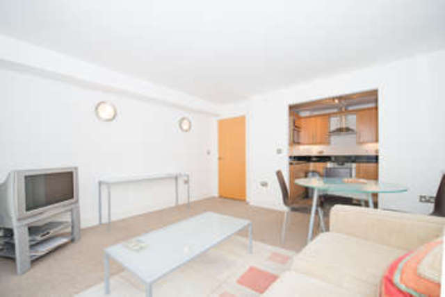  Image of 1 bedroom Flat to rent in Cassilis Road London E14 at Constable House  London, E14 9LH
