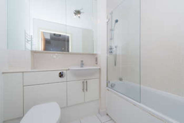  Image of 1 bedroom Flat to rent in Cassilis Road London E14 at Constable House  London, E14 9LH
