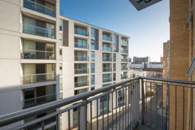  Image of 1 bedroom Flat to rent in Cassilis Road London E14 at Constable House  London, E14 9LH
