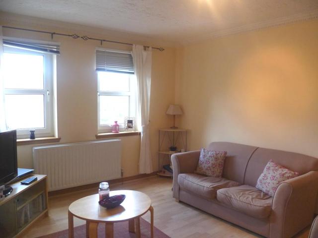  Image of 2 bedroom Flat to rent in Canon Byrne Glebe Kirkcaldy KY1 at Kirkcaldy Fife Fife, KY1 2RE