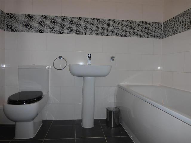  Image of 2 bedroom Flat to rent in Canterbury Road Croydon CR0 at Canterbury Road  CROYDON, CR0 3PY