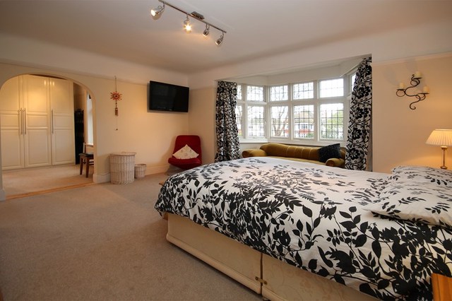  Image of 4 bedroom Detached house for sale in Carbery Avenue Southbourne Bournemouth BH6 at Carbery Avenue Southbourne Bournemouth, BH6 3LW