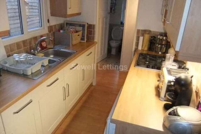  Image of 3 bedroom Detached house to rent in Cardigan Road Reading RG1 at Cardigan Road  Reading, RG1 5QL