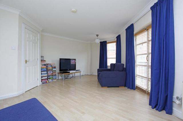  Image of 4 bedroom Flat for sale in Wolfe Crescent London SE16 at Carlton House Wolfe Crescent Surrey Quays, SE16 6SL