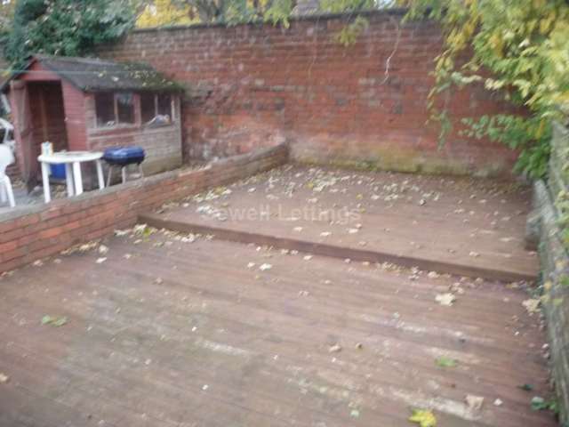 Image of 6 bedroom Detached house to rent in Carnarvon Road Reading RG1 at Carnarvon Road  Reading, RG1 5SB