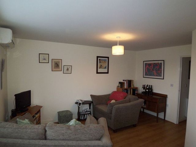  Image of 2 bedroom Flat for sale in Carolgate Court Retford DN22 at Carolgate Court  Retford, DN22 6BJ