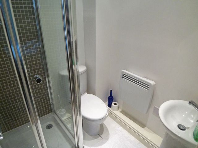  Image of 2 bedroom Flat for sale in Carolgate Court Retford DN22 at Carolgate Court  Retford, DN22 6BJ