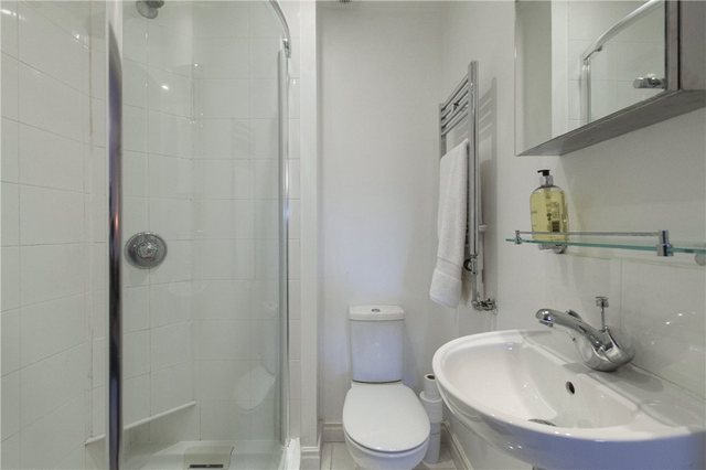  Image of 2 bedroom Apartment for sale in Parish Ghyll Road Ilkley LS29 at 8 Parish Ghyll Road Ilkley Ilkley, LS29 9NE