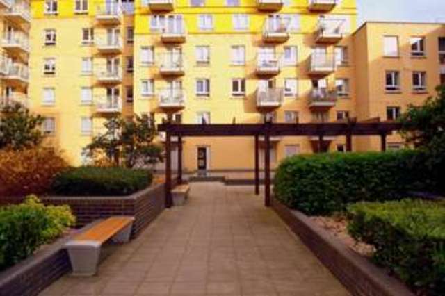  Image of 2 bedroom Flat to rent in Carronade Court Eden Grove London N7 at Carronade Court, Eden Grove, Holloway  London, N7 8EP