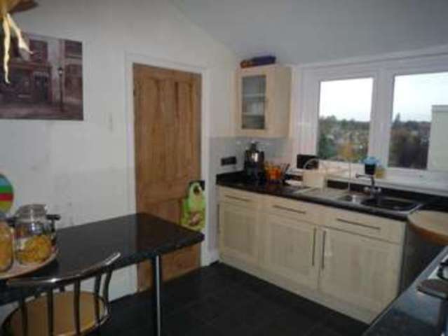  Image of 2 bedroom Flat to rent in Carshalton Grove Sutton SM1 at Sutton, SM1 4LY
